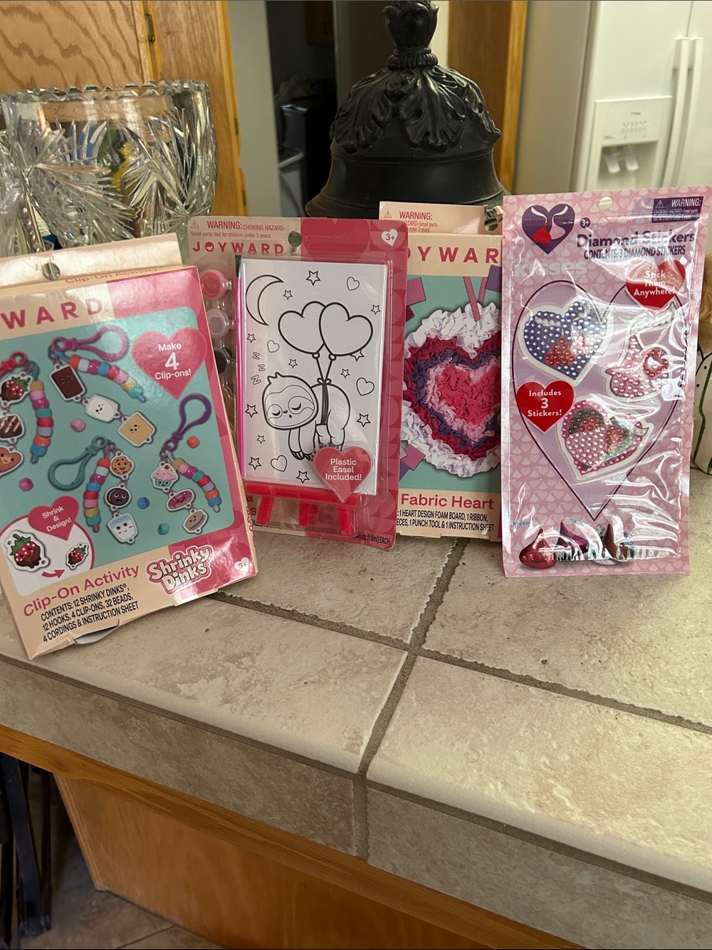 Kiss Pink Heart Craft & Sticker Party Kit Assortment